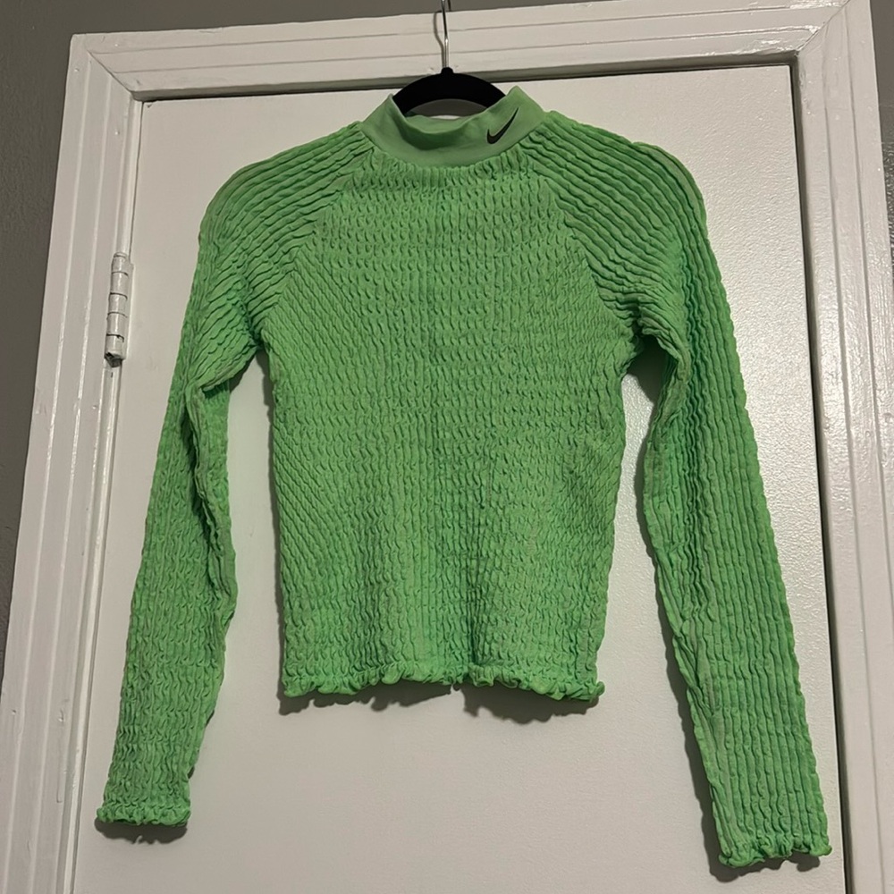 Nike City Ready Ruffled Seamless Long Sleeve Top